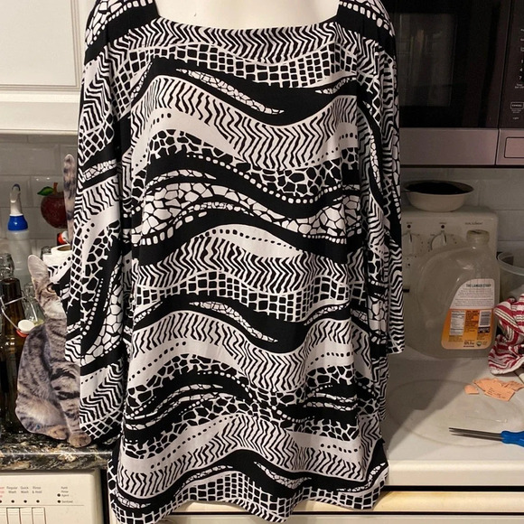 G woman’s Cato casual stretch dohlman sleeve plus size top 3X - Picture 1 of 6